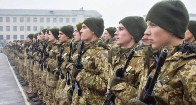 «Сколько вам лет, 18? Да! Значит, пора в армию!»: В Украине хотят вернуть призыв на срочную службу с 18 лет