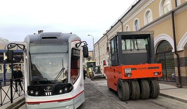 В честь приезда в Ростов-на-Дону путинского патриарха Гундяева заасфальтировали трамвайные рельсы