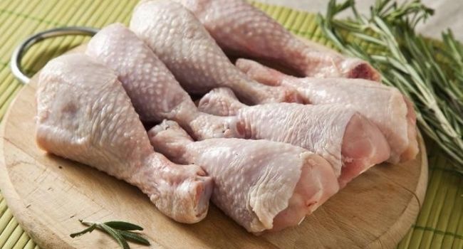 Диетологи включили курицу в список самых опасных продуктов