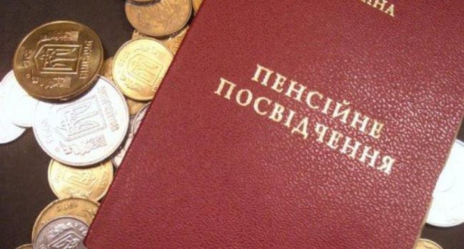 «Заморозят до 1 июля»: эксперт предупредил украинских пенсионеров, что пенсии им будут повышать на копейки