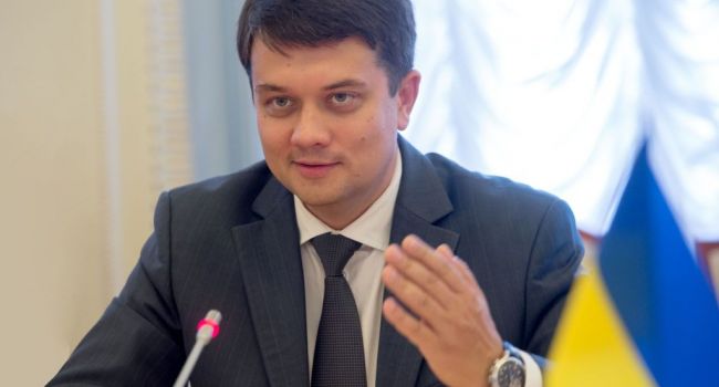 «Фракция не имеет значения»: Разумков заявил, что за взятки депутатов будут наказывать вне зависимости от их партийной принадлежности
