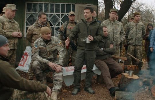 «Стояли с плакатами меня — геть или я х**ло»: журналист опубликовал полное видео нашумевшего разговора Зеленского с украинскими военными