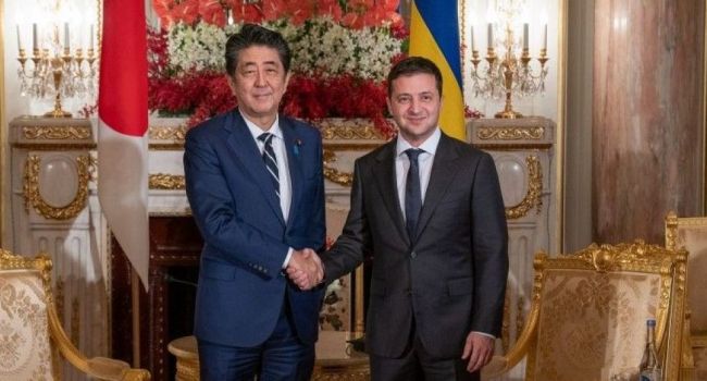 В Японии положительно высказались о наряде первой леди Украины Елены Зеленской В Японии положительно высказались о наряде первой леди Украины Елены Зеленской