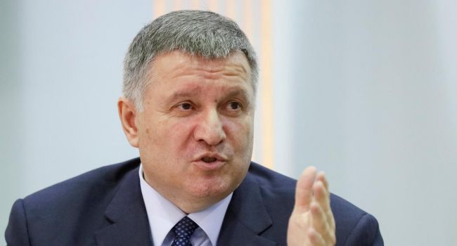 Аваков внезапно посетил полигон «Азова» неподалеку Мариуполя
