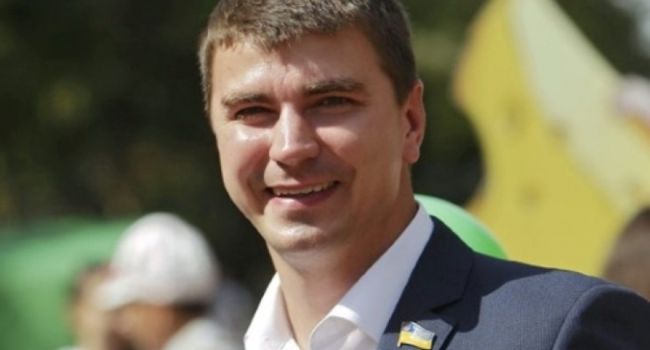«Разборки внутри партии Зеленского»: Депутат от «Слуги народа» утверждает, что его «заказал» коллега по фракции