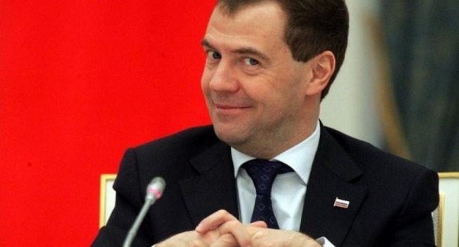 «Депутаты с любовью зовут его Мася»: Садальский постебался над новым указом Медведева