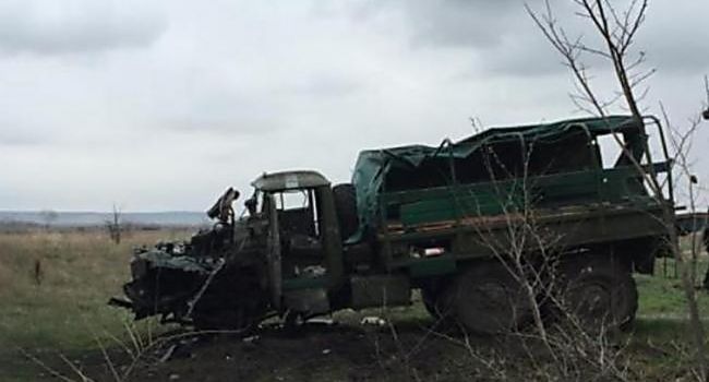 «Выпустили мину в машины с боевиками»: На Донбассе подорвались две машины с боевиками, много погибших 