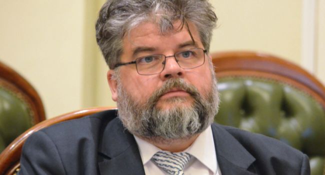 Кива помассировал интимное место, Радуцкий пообещал засунуть «х#й кому-то в жопу», теперь вот Яременко интригует развратом Кива помассировал интимное место, Радуцкий пообещал засунуть «х#й кому-то в жопу», теперь вот Яременко интригует развратом