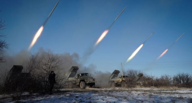 Мощные залпы заставили Донецк и Ясиноватую содрогаться, население в панике 