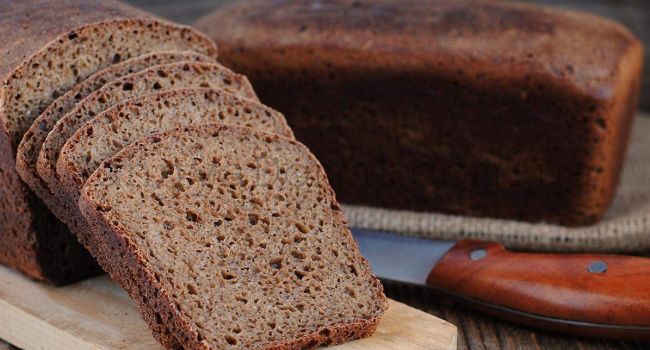«Чёрный хлеб очень опасен»: Гастроэнтеролог назвал основные проблемы
