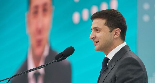 «Украина отличается от гаража»: Зеленскому указали на некорректность сравнения Украины с компанией Apple