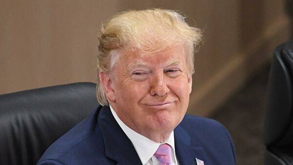 «Отказалась вешать мою фотографию в посольстве»: Трамп рассказал, за что в обиде на Йованович «Отказалась вешать мою фотографию в посольстве»: Трамп рассказал, за что в обиде на Йованович