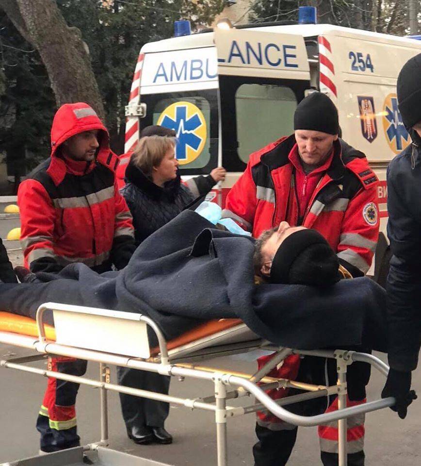 «Несколько сразу забрали в реанимацию»: в Киев прибыл новый борт раненых бойцов «Несколько сразу забрали в реанимацию»: в Киев прибыл новый борт раненых бойцов