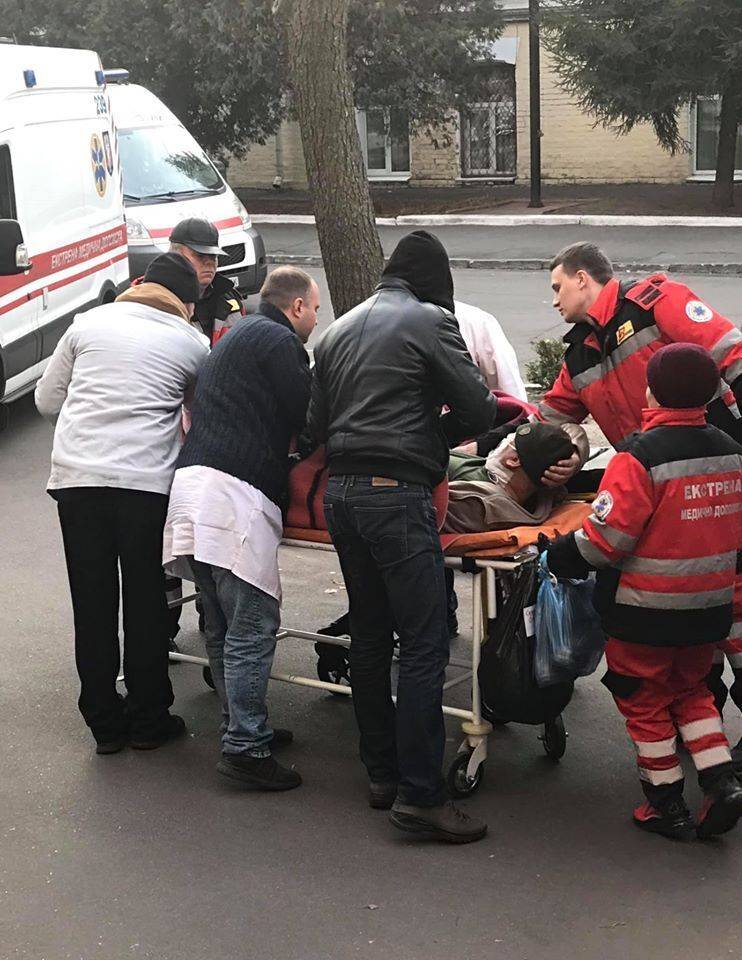 «Несколько сразу забрали в реанимацию»: в Киев прибыл новый борт раненых бойцов «Несколько сразу забрали в реанимацию»: в Киев прибыл новый борт раненых бойцов