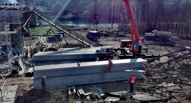 Строительство моста в Станице Луганской: В Луганской ОГА рассказали о результатах