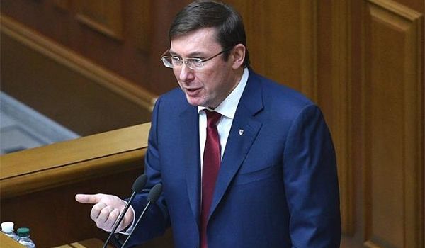 Экс-генпрокурор Луценко вернулся в Киев: в чем причина 