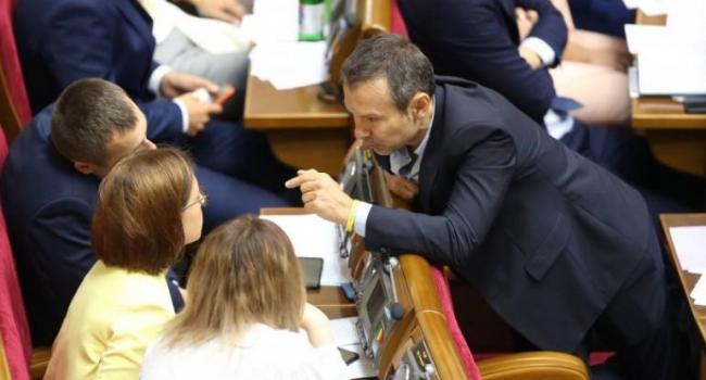 Политолог: предложение «Голоса» развяжет руки России сразу по двум направлениям Политолог: предложение «Голоса» развяжет руки России сразу по двум направлениям