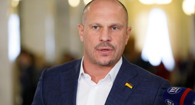 «Угрожает человеку отрезать голову и не несет ответственности»: Журналист рассказал чудесную биографию Ильи Кивы «Угрожает человеку отрезать голову и не несет ответственности»: Журналист рассказал чудесную биографию Ильи Кивы