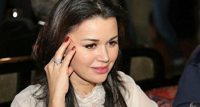 «Больше не вхож в семью?»: Семья Заворотнюк указала Разину на его место