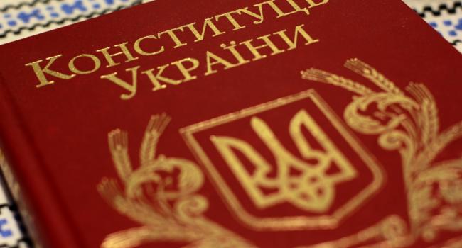 «Нужно уважать Основной закон»: Адвокат Порошенко публично обратился к генеральному прокурору, напомнив о нормах Конституции