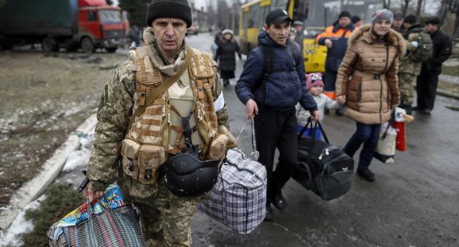 «Вас не должны беспокоить эти цифры»: Политолог рассказал, сколько на самом деле жителей Донбасса хотят в Россию 