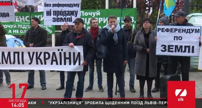 Комсомолка и социалистка Надя Савченко пришла к Зеленскому требовать запрета продажи земли