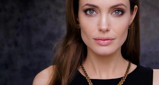 «Сердечные раны затянулись»: Анджелина Джоли взялась налаживать личную жизнь «Сердечные раны затянулись»: Анджелина Джоли взялась налаживать личную жизнь