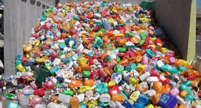 Учёные запатентовали уникальное устройство для переработки пластика 