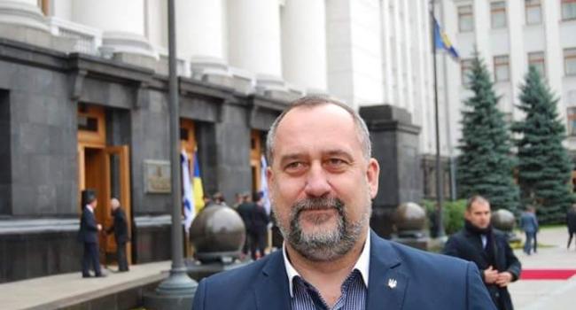 Роман Давыденко: олигархи и Путин целенаправленно толкают Украину в хаос Роман Давыденко: олигархи и Путин целенаправленно толкают Украину в хаос