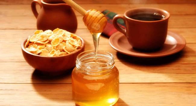 Быстро вылечат кашель: Ученые рассказали об уникальных свойствах меда и кофе 