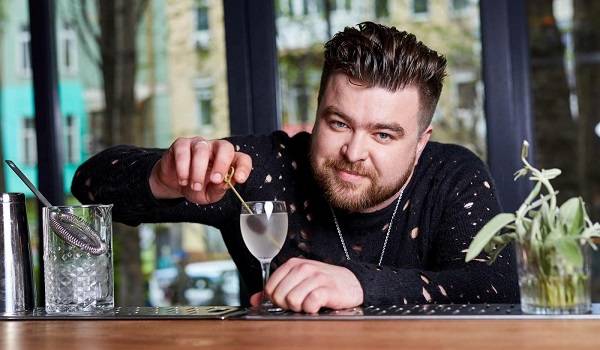 В День памяти жертв Голодомора известный киевский ресторатор посетил Москву: в сети волна гнева В День памяти жертв Голодомора известный киевский ресторатор посетил Москву: в сети волна гнева