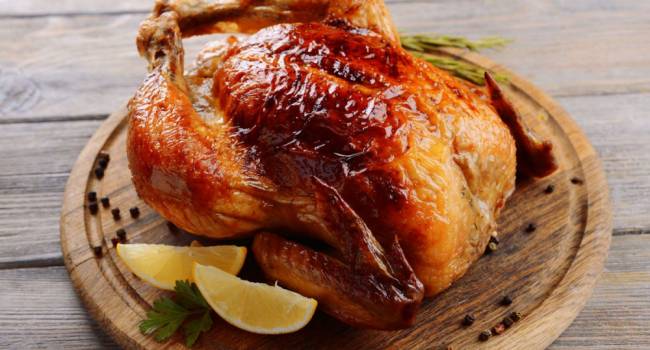 Самые вкусные блюда на Новый год: Ароматная курица в духовке 
