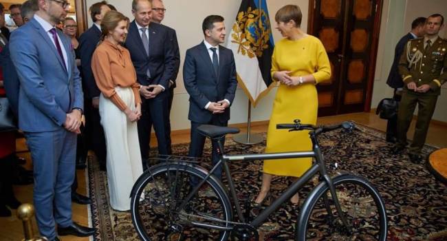 Политолог: подарок от президента Эстонии – еще одно подтверждение, что в Европе Зеленского воспринимают и дальше актером Политолог: подарок от президента Эстонии – еще одно подтверждение, что в Европе Зеленского воспринимают и дальше актером