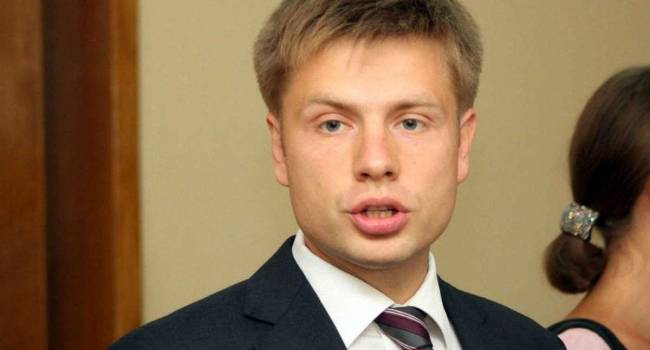 «Трое против Украины»: Гончаренко считает, что Зеленский из-за своей внешней политики окажется в непростой ситуации на саммите в нормандском формате