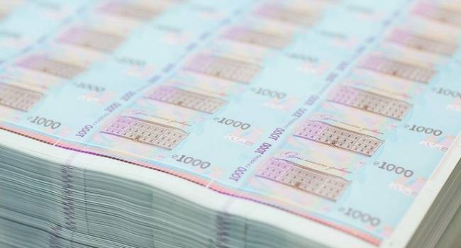 Экономист: Нацбанк сам сделал все для обвала курса на 15%, а теперь жалуется на многомиллиардные убытки