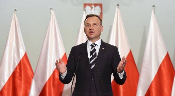 Дуда меняет риторику? Польский президент назвал Россию «соседом и партнером» Дуда меняет риторику? Польский президент назвал Россию «соседом и партнером»