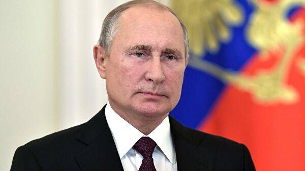 20 лет власти Путина в РФ: журналисты опубликовали знаковые фото деятельности главы Кремля 