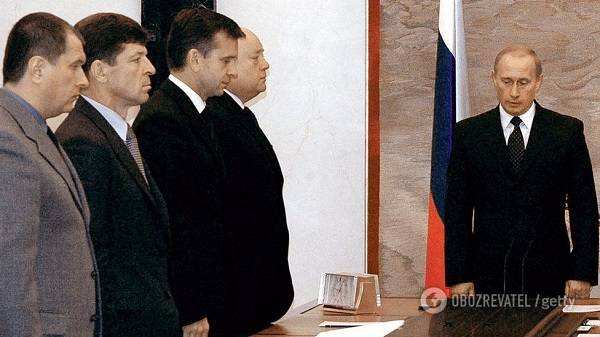 20 лет власти Путина в РФ: журналисты опубликовали знаковые фото деятельности главы Кремля 