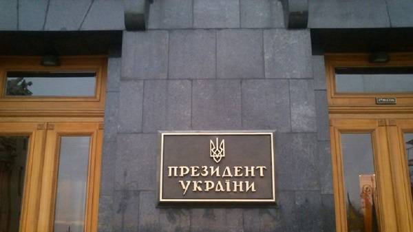 «Они очарованы Парижем»: от Офиса президента потребовали публично прокомментировать прямые угрозы Путина