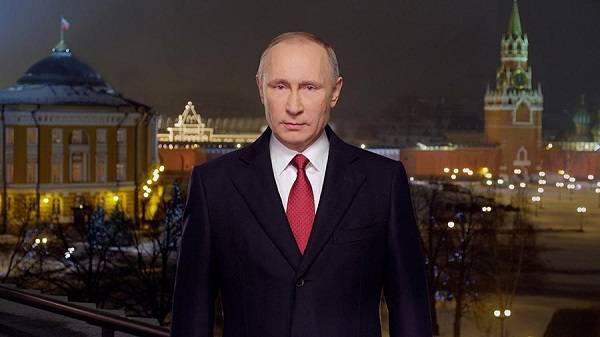 Решил подстраховаться: Путин прибег к хитрости в поздравлении с Новым годом