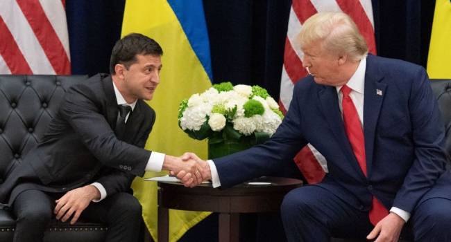 Блогер: Трамп не мог шантажировать Зеленского задержкой военной помощи, она президенту Украины просто не нужна