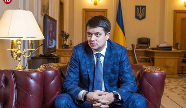 Разумков рассказал, когда экс-президент Порошенко перестанет быть неприкосновенным 