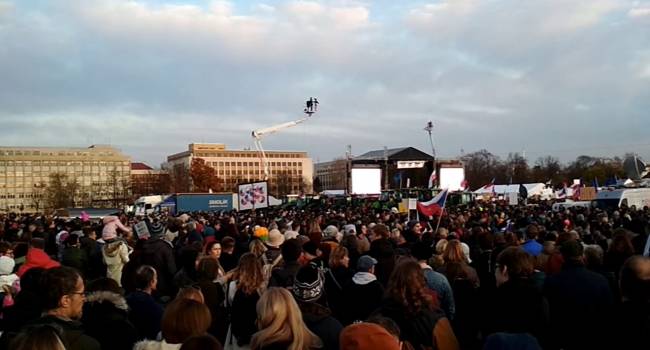 Порошенко признался, зачем собирает вече на Майдане в Киеве