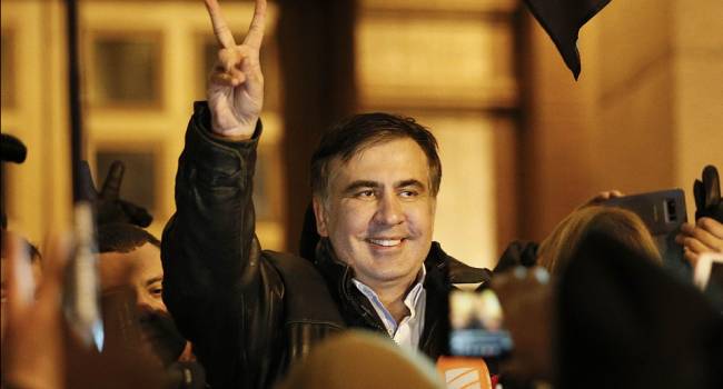 На призыв Саакашвили выйти поддержать Зеленского на Михайловскую площадь вышло аж целых 40-60 человек, – Павел Нусс