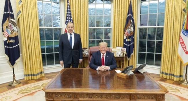 Трамп в Овальному кабінеті разом з Лавровим передав «вітання» Зеленському