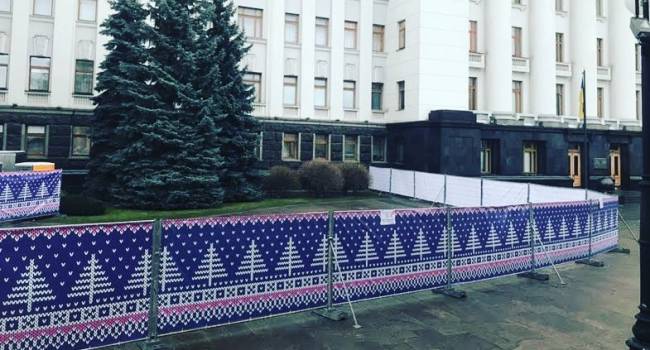 Павел Нусс: перед Офисом президента установлен «новогодний каток» или, правильнее было бы сказать, памятник Зеленского от Януковича