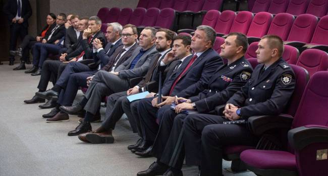 Хитрый план Авакова и Зеленского по расследованию дела убийства Шеремета продержался меньше суток, – блогер Хитрый план Авакова и Зеленского по расследованию дела убийства Шеремета продержался меньше суток, – блогер