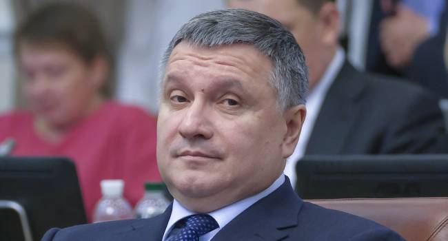 «Очень неуклюже и неубедительно»: политолог рассказал о заявке Авакова на премьерство