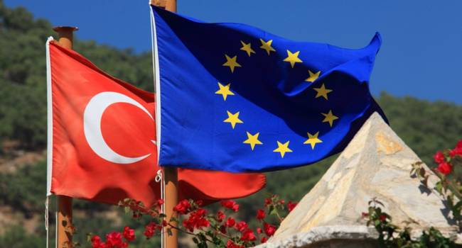 «Уже 20 лет, как кандидат»: политолог советует Киеву на опыте Турции оценить членство Украины в ЕС