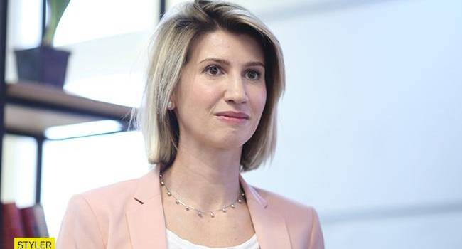 «Сережки в носе не хватает»: Анита Луценко примеряла вечернее платье, удивив всех своим образом 